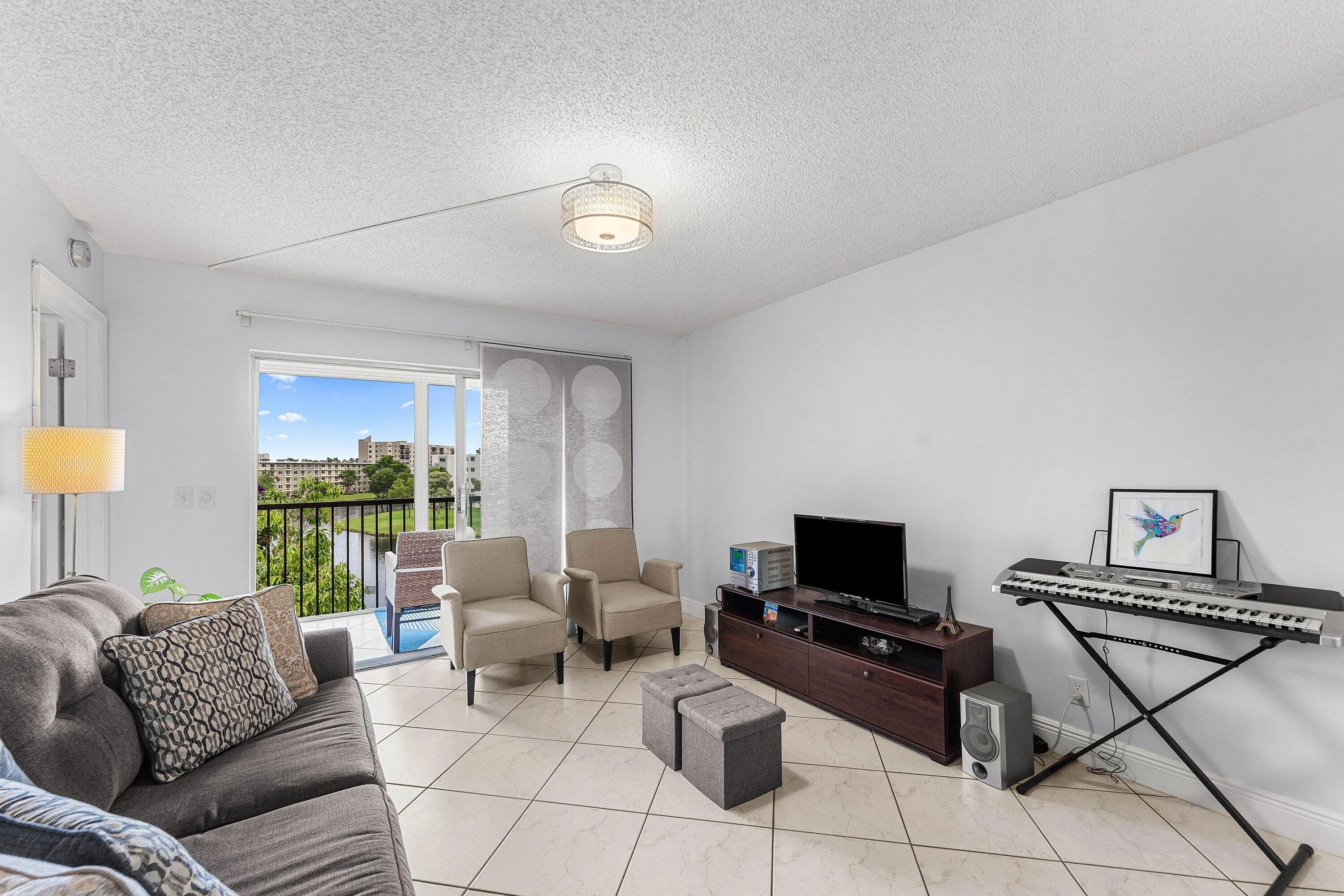 013-2222NorthCypressBendDrive-403-Pompan