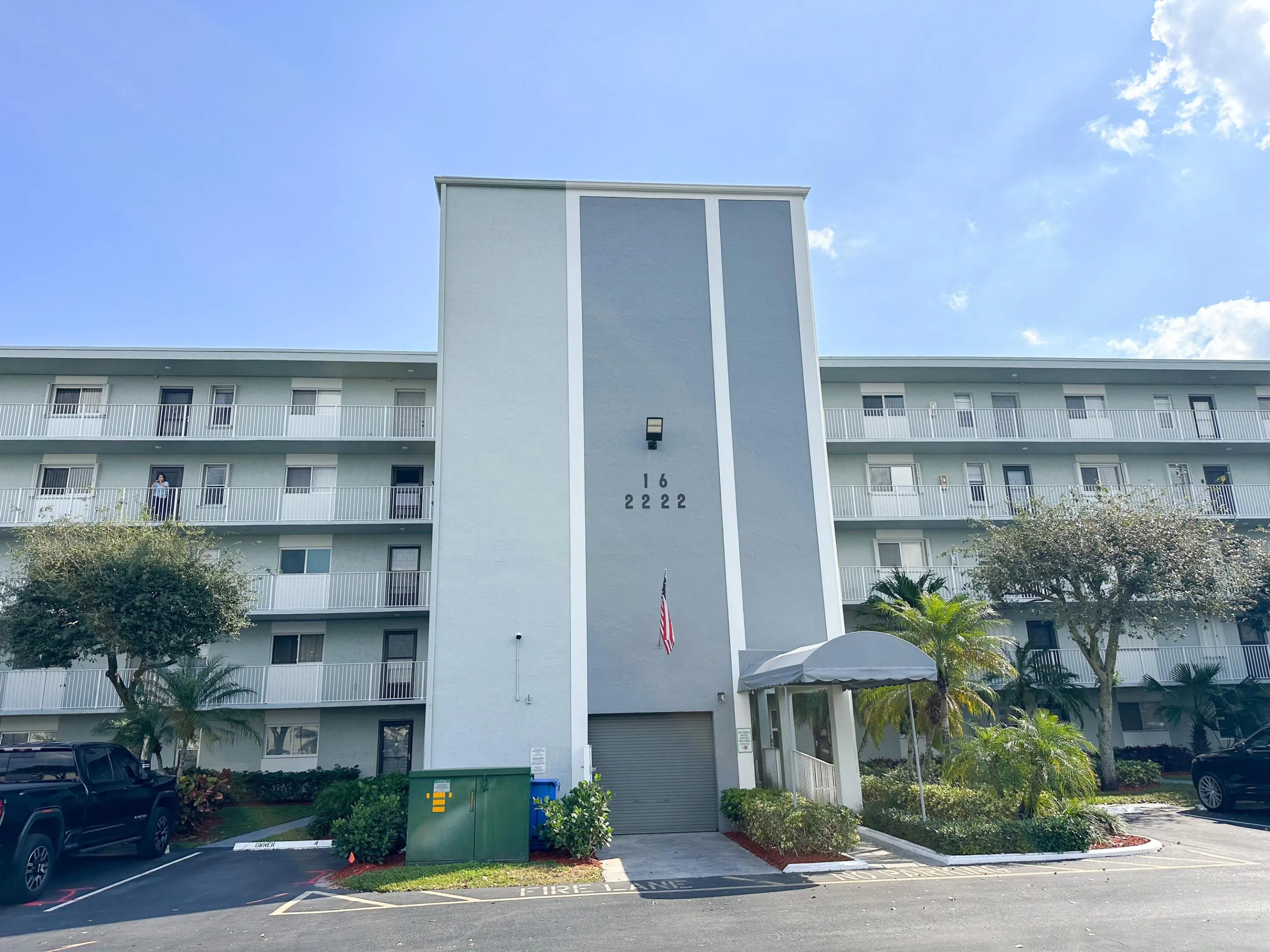 2222 N Cypress Bend-20