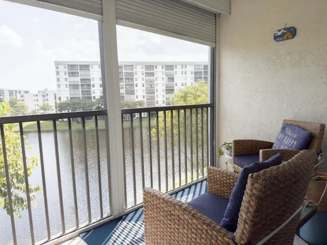 2222 N Cypress Bend-5