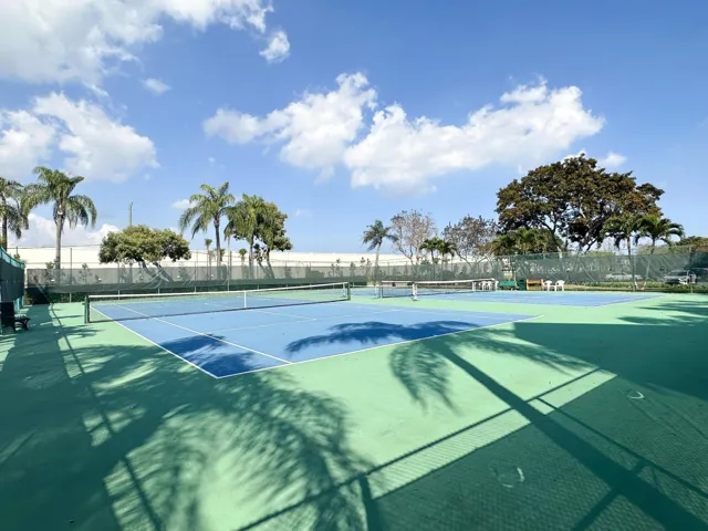 2222 N Cypress Bend-22