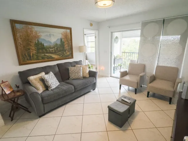 2222 N Cypress Bend-8