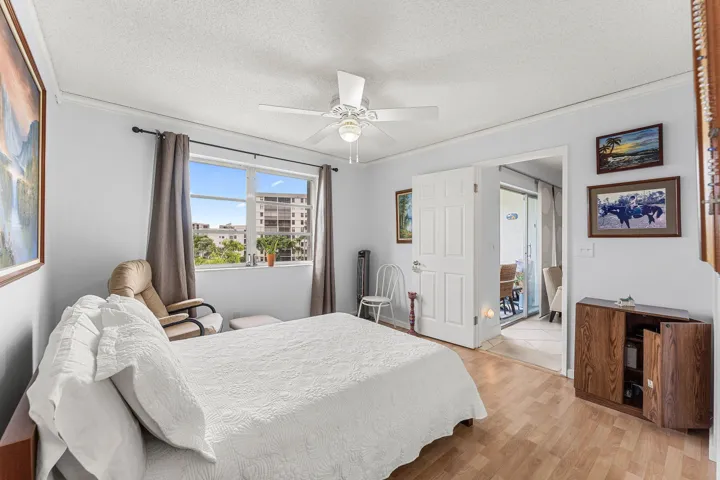 020-2222NorthCypressBendDrive-403-Pompan