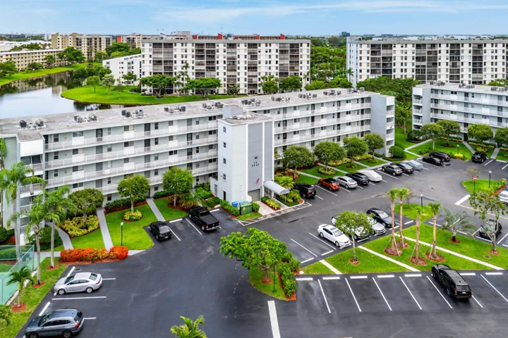 033-2222NorthCypressBendDrive-403-Pompan