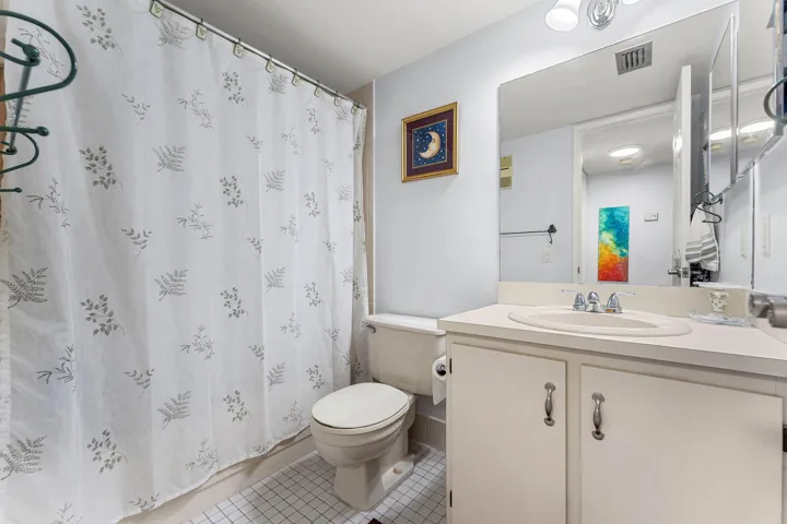 025-2222NorthCypressBendDrive-403-Pompan