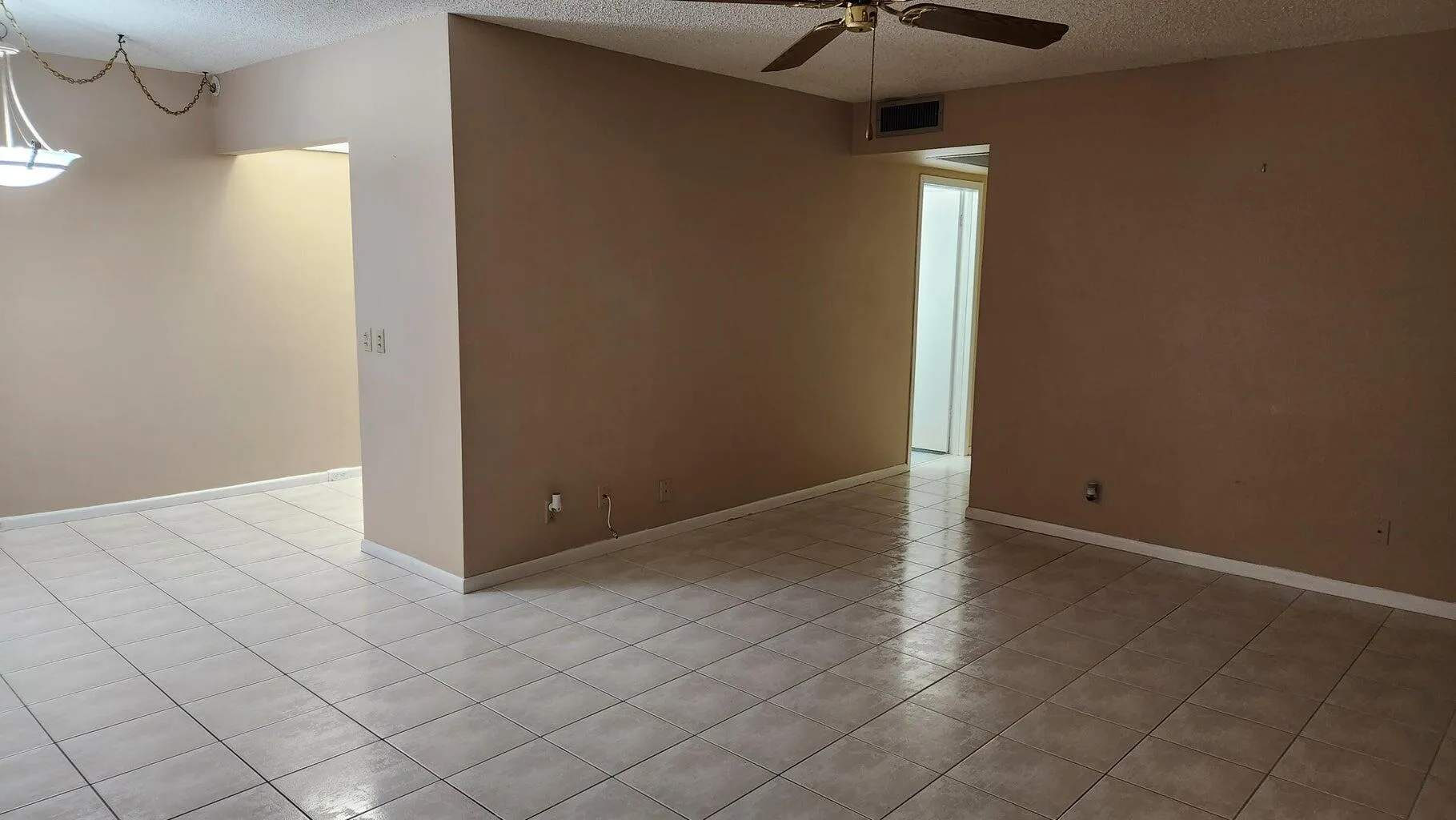 livingroom f