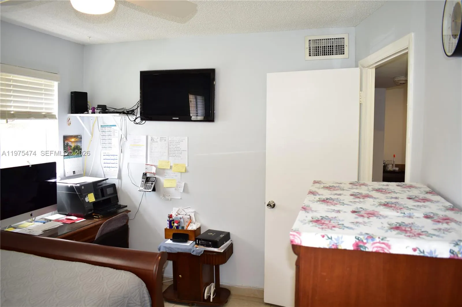 Guest bedroom