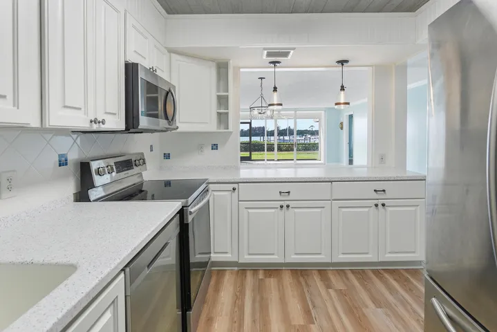 3100 SE Pruitt Rd Unit-large-018-045-310