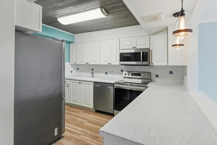 3100 SE Pruitt Rd Unit-large-019-043-310