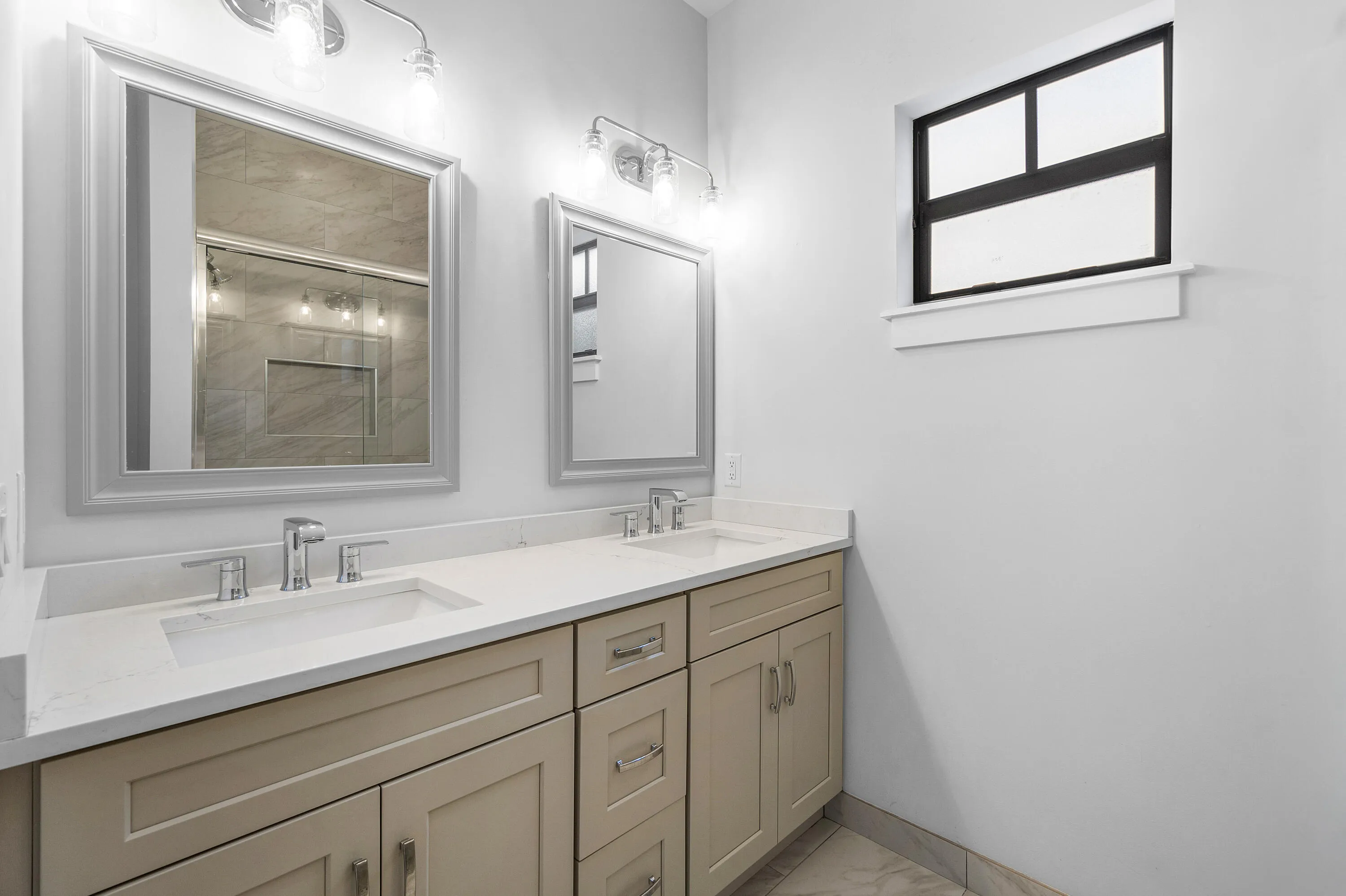 Primary Bathroom w/ Dual Sinks