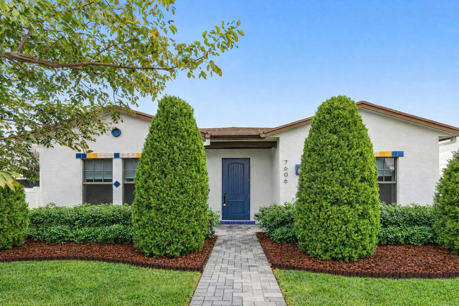 Front Home Elevation & Entrance