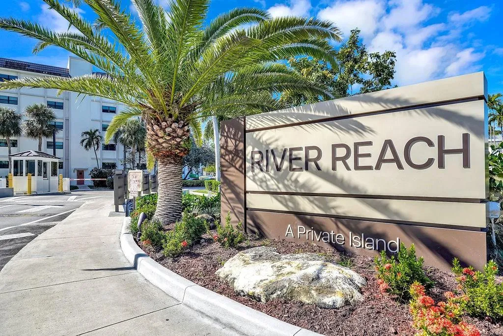 River Reach Entry​​‌​​​​‌​​‌‌​‌‌​​​‌‌​‌​‌​‌​​​‌​​ Sign