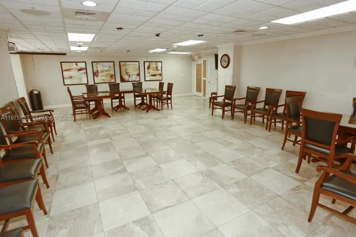 MEETING ROOM