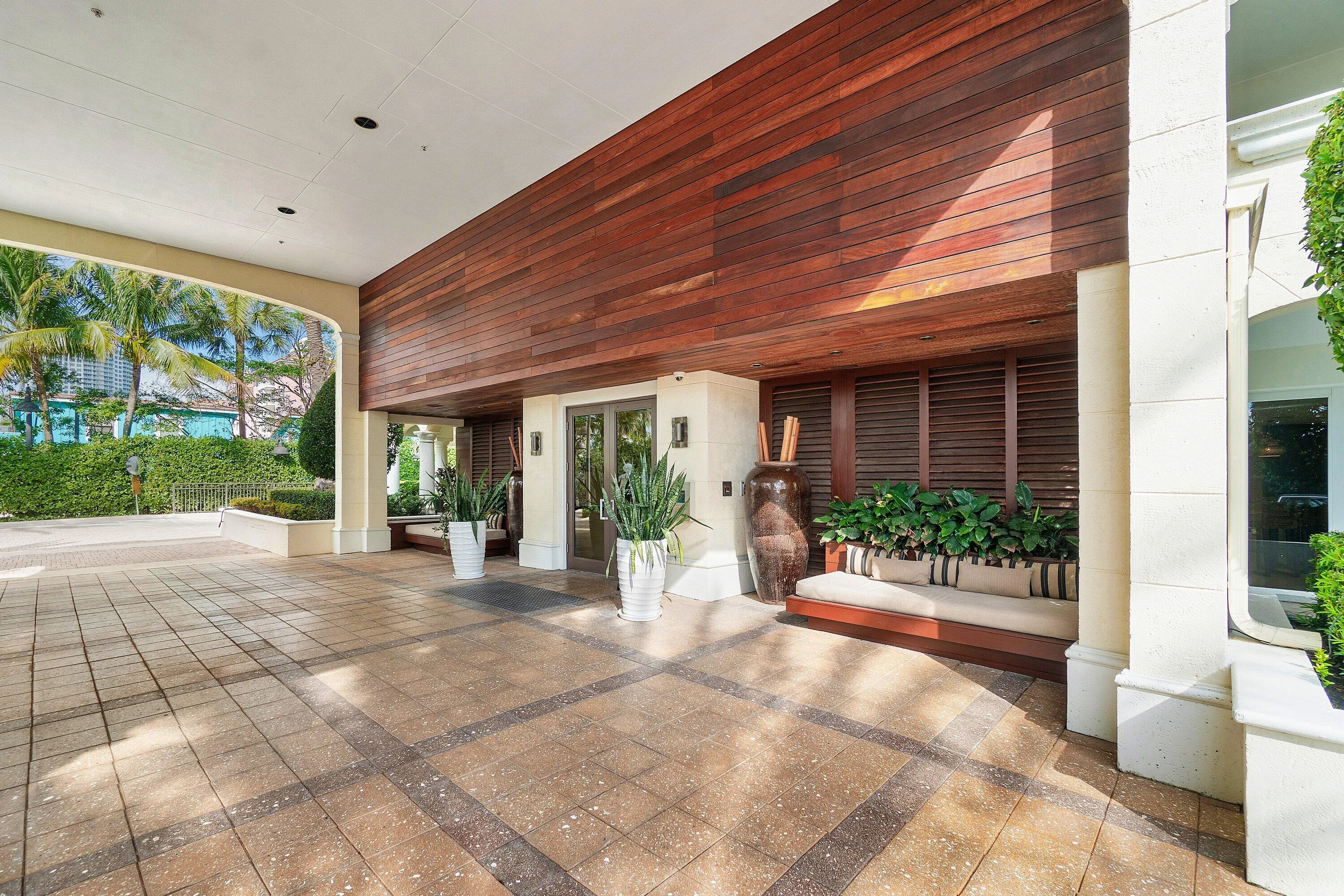 002-155SouthOceanAvenue-303-PalmBeachSho