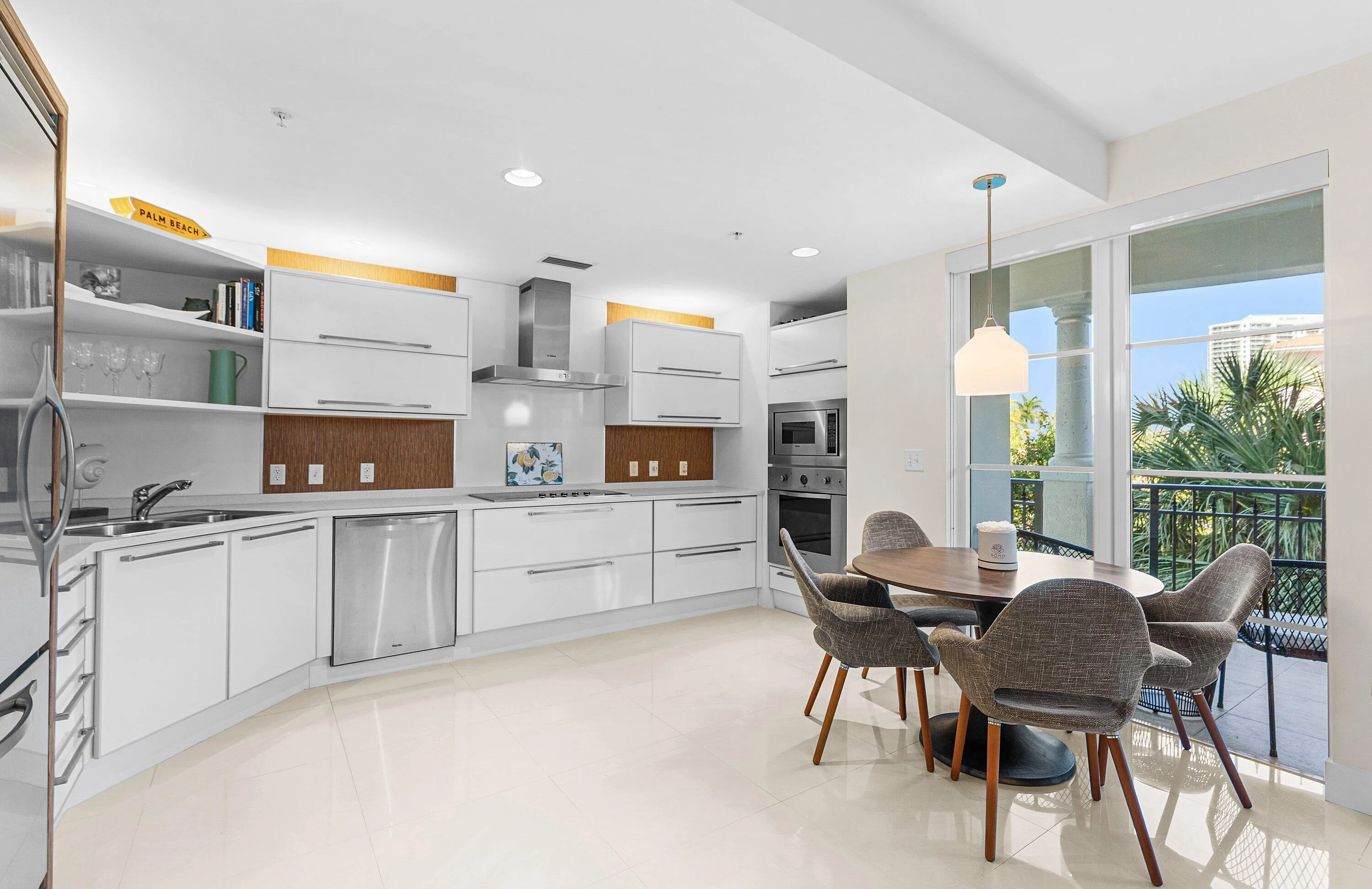 008-155SouthOceanAvenue-303-PalmBeachSho