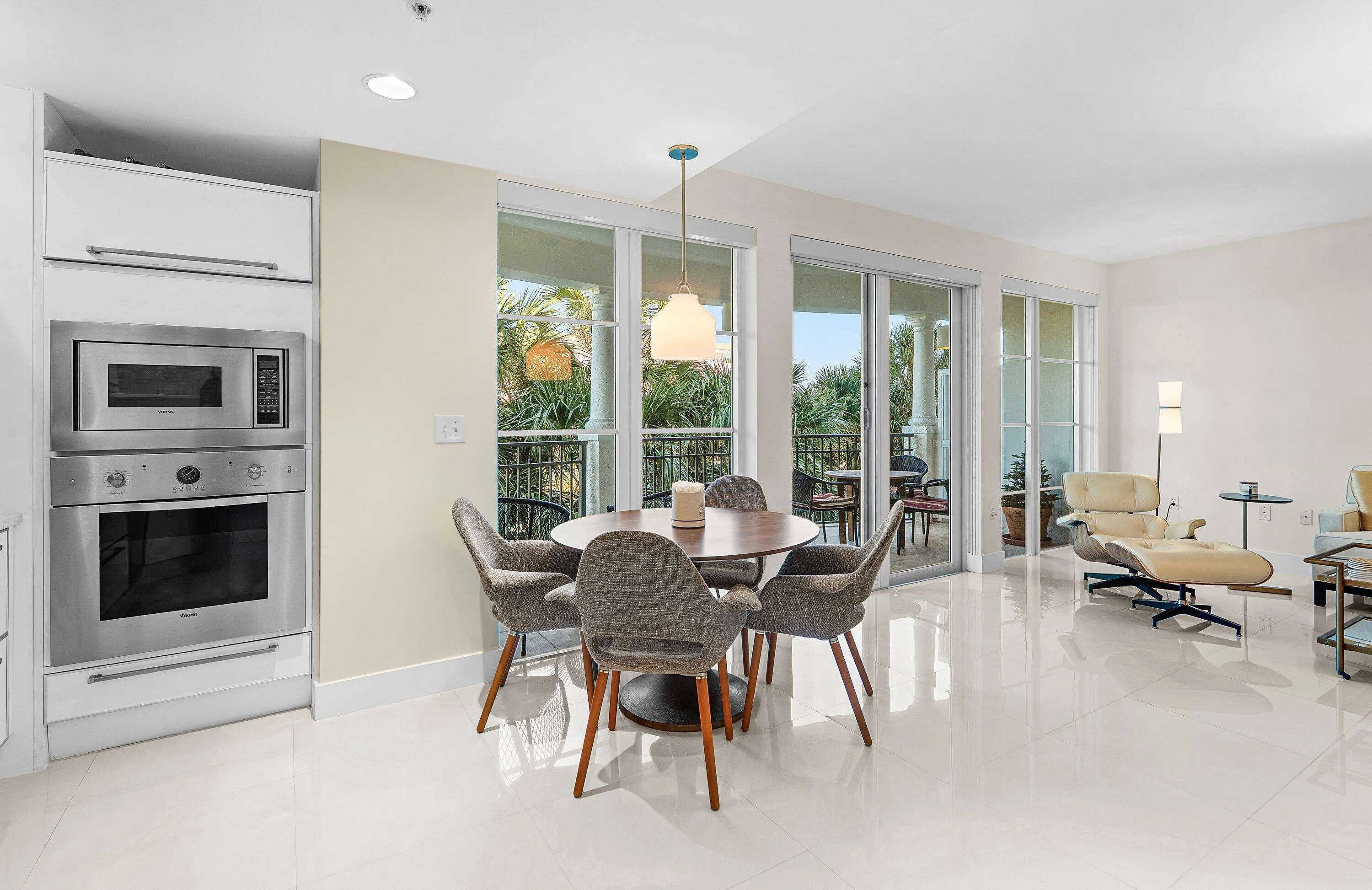 009-155SouthOceanAvenue-303-PalmBeachSho