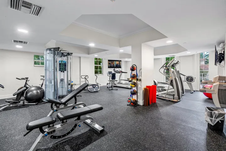 COMMUNITY FITNESS CENTER