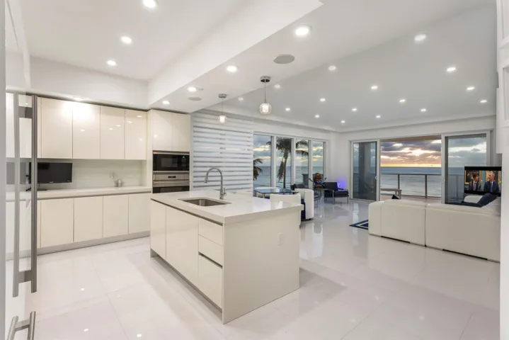 SUNRISE KITCHEN VIEW