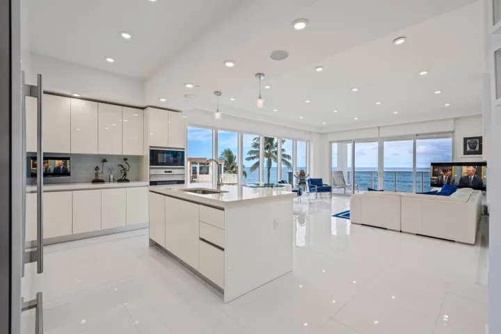 KITCHEN TO OCEAN VIEWS