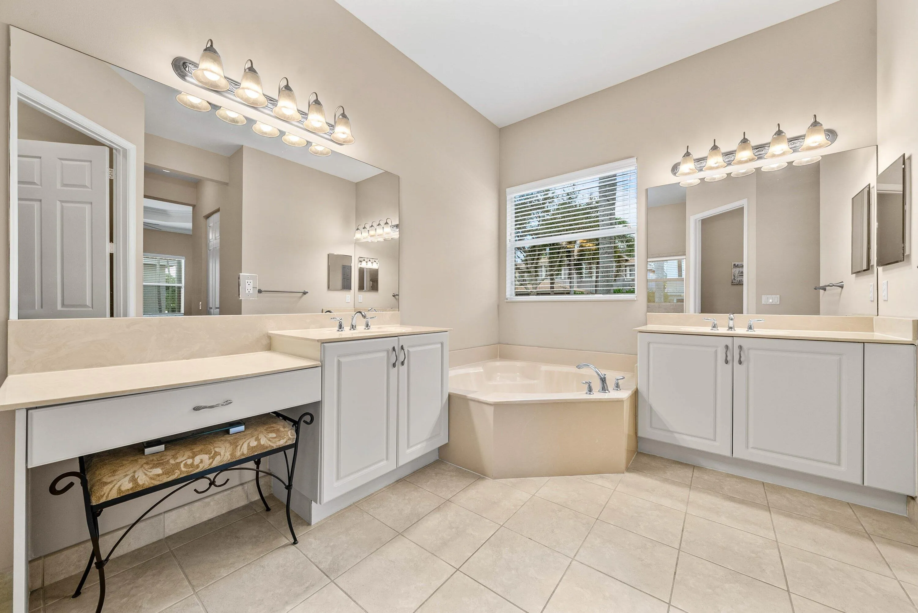025-11546PonywalkTr-BoyntonBeach-FL-3347