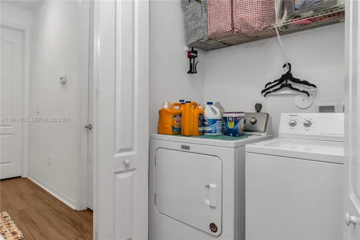Photo 33