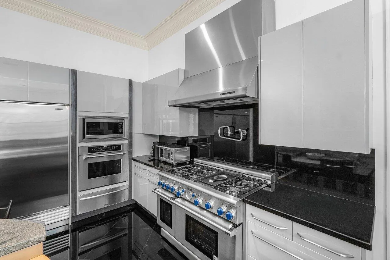 025-7172ValenciaDrive-BocaRaton-FL-33433