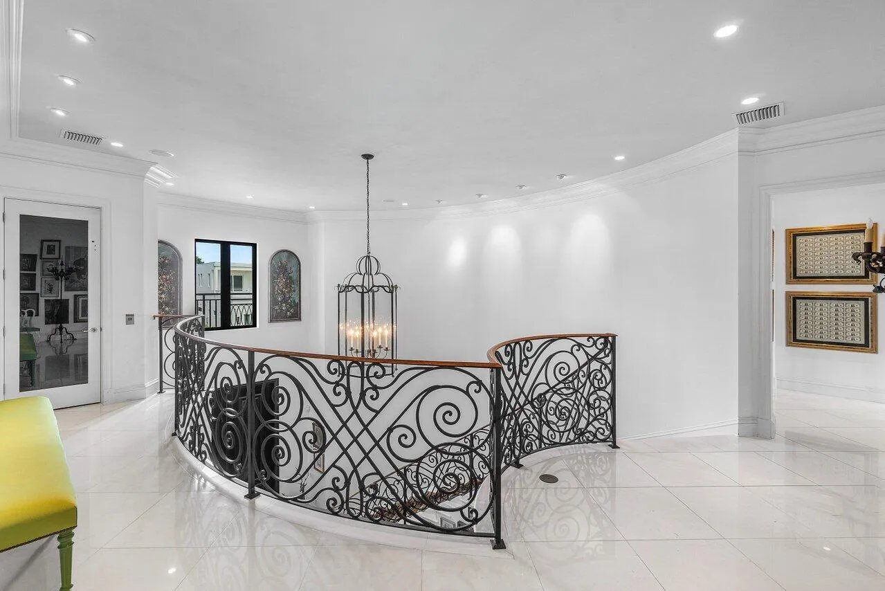 049-7172ValenciaDrive-BocaRaton-FL-33433
