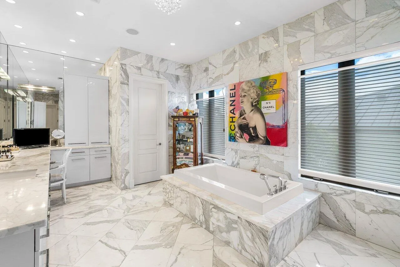 046-7172ValenciaDrive-BocaRaton-FL-33433
