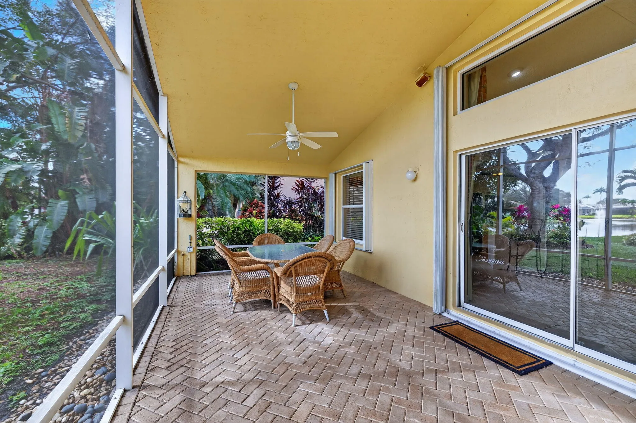 Covered & screened patio