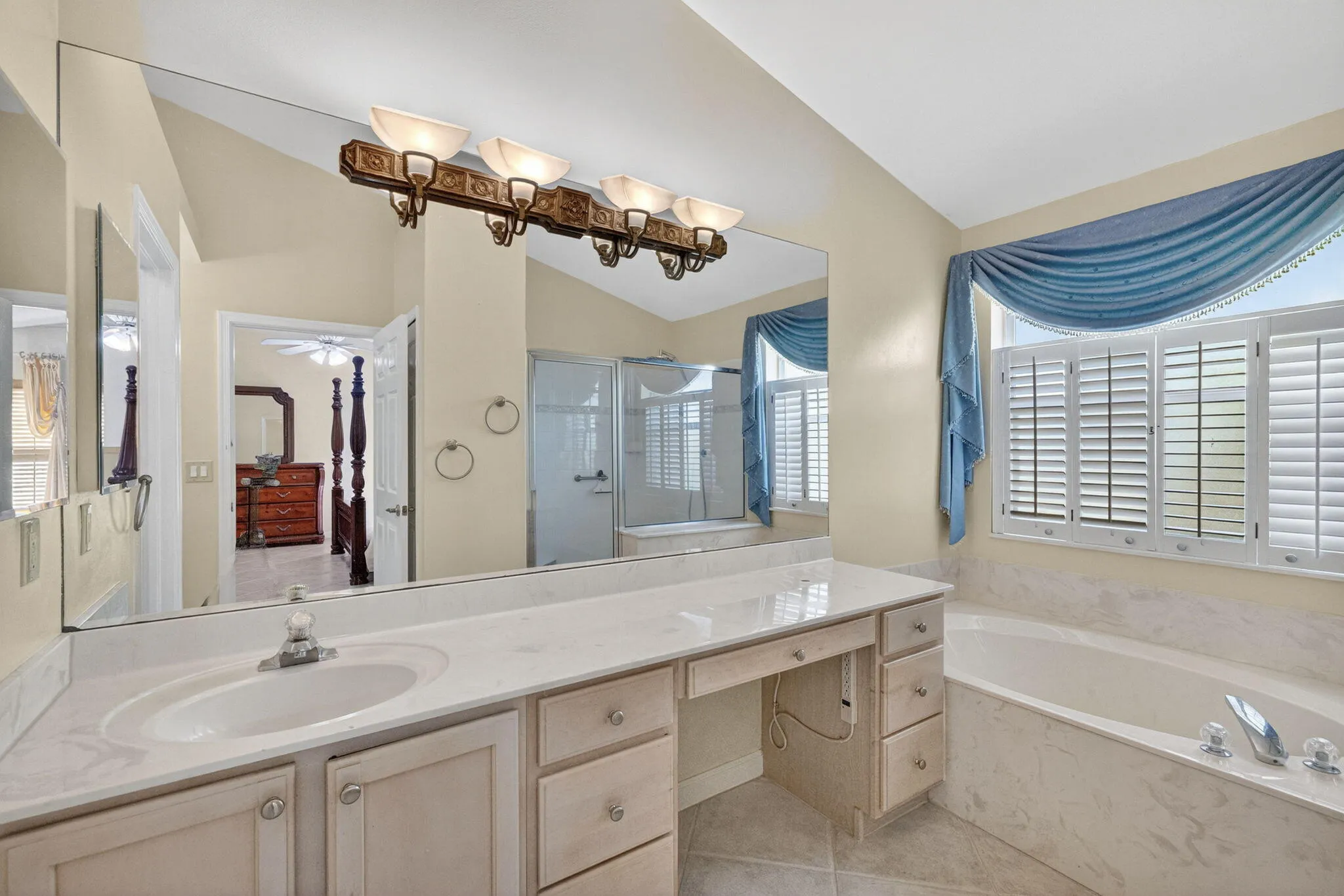 Sink 1 0f 2 with dryer bar,tub & shower