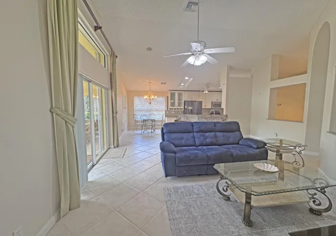 Family room looking at breakfast bar & k