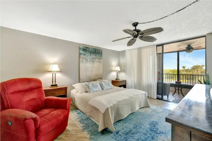 MASTER BEDROOM...