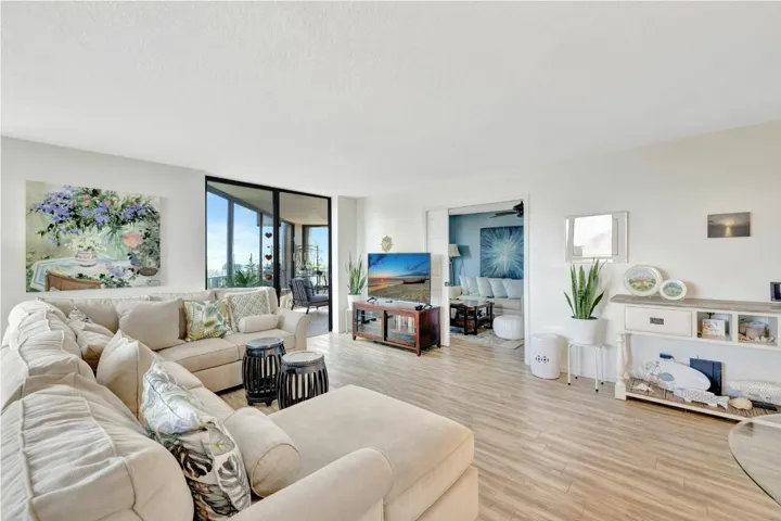 LIVING ROOM.......