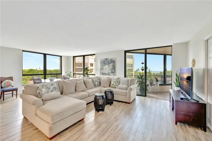 LIVING ROOM,,