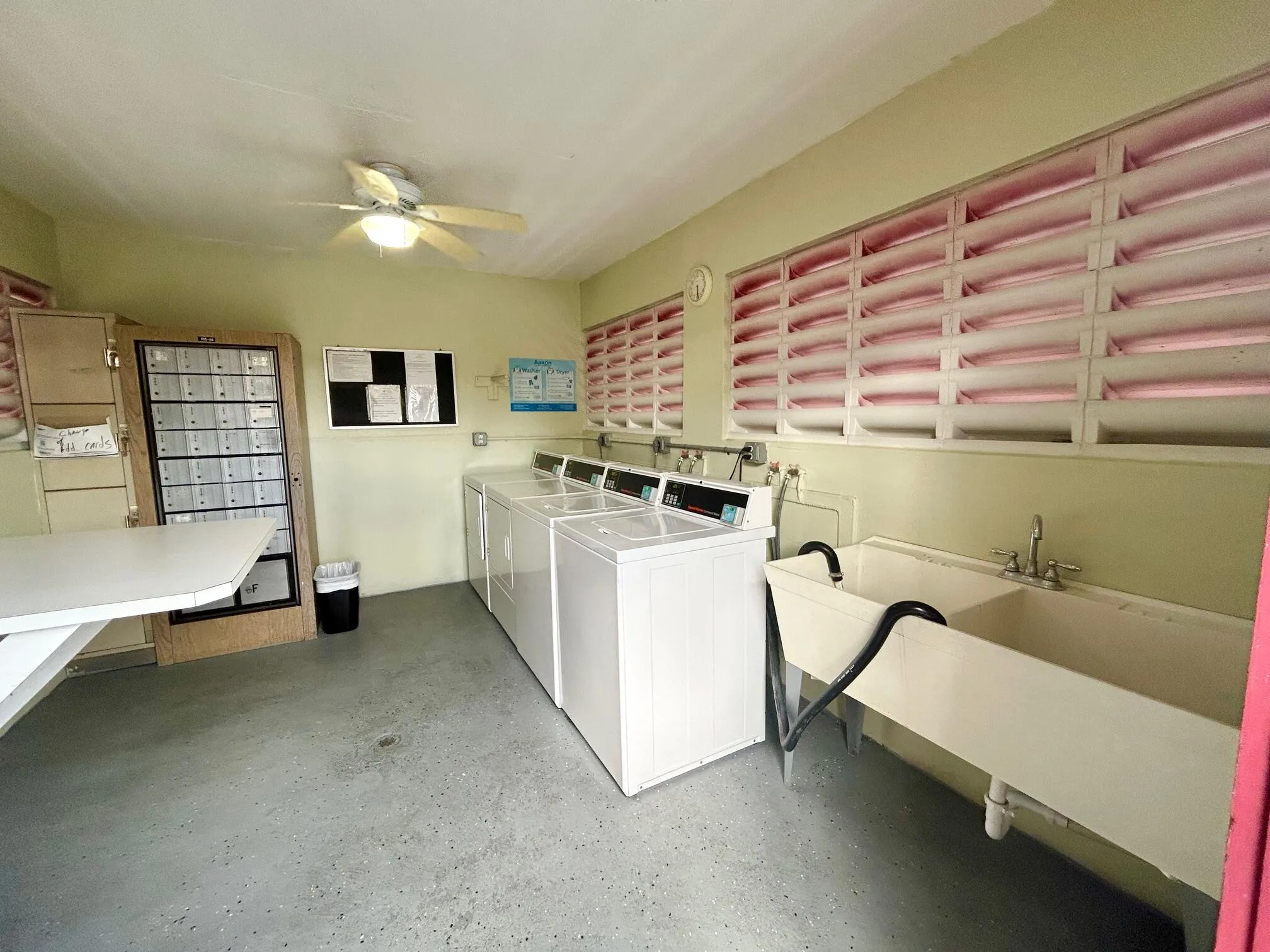 LAUNDRY TUBS