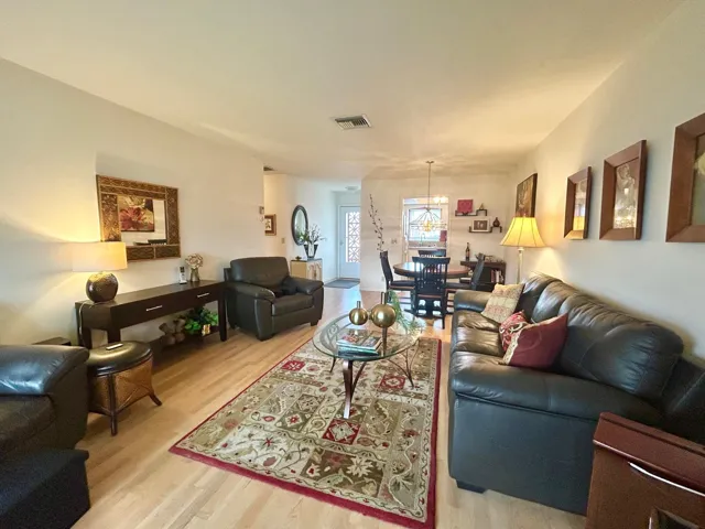 LAMINATE FLOORING