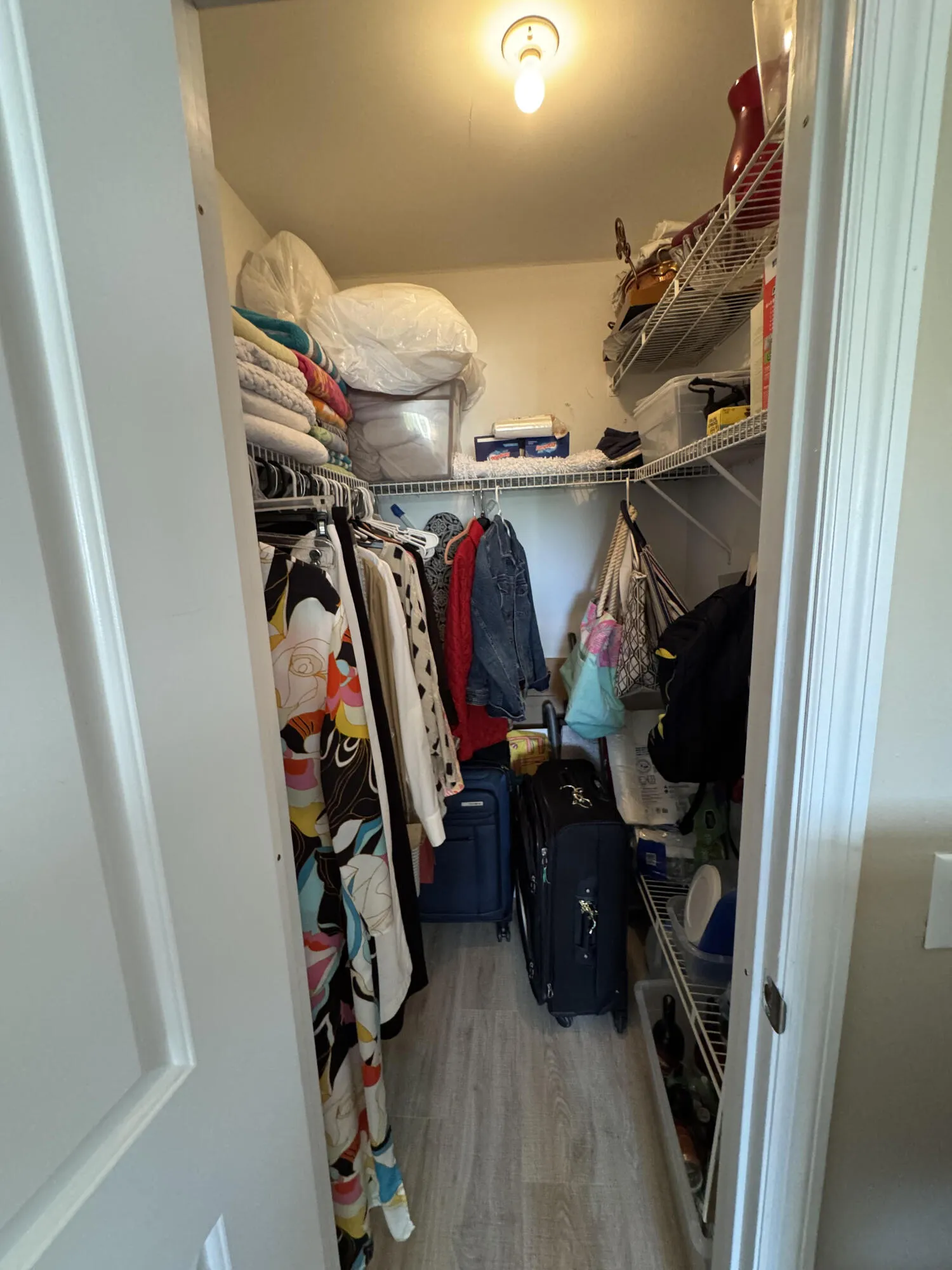 Walk in closet in 2n bedroom