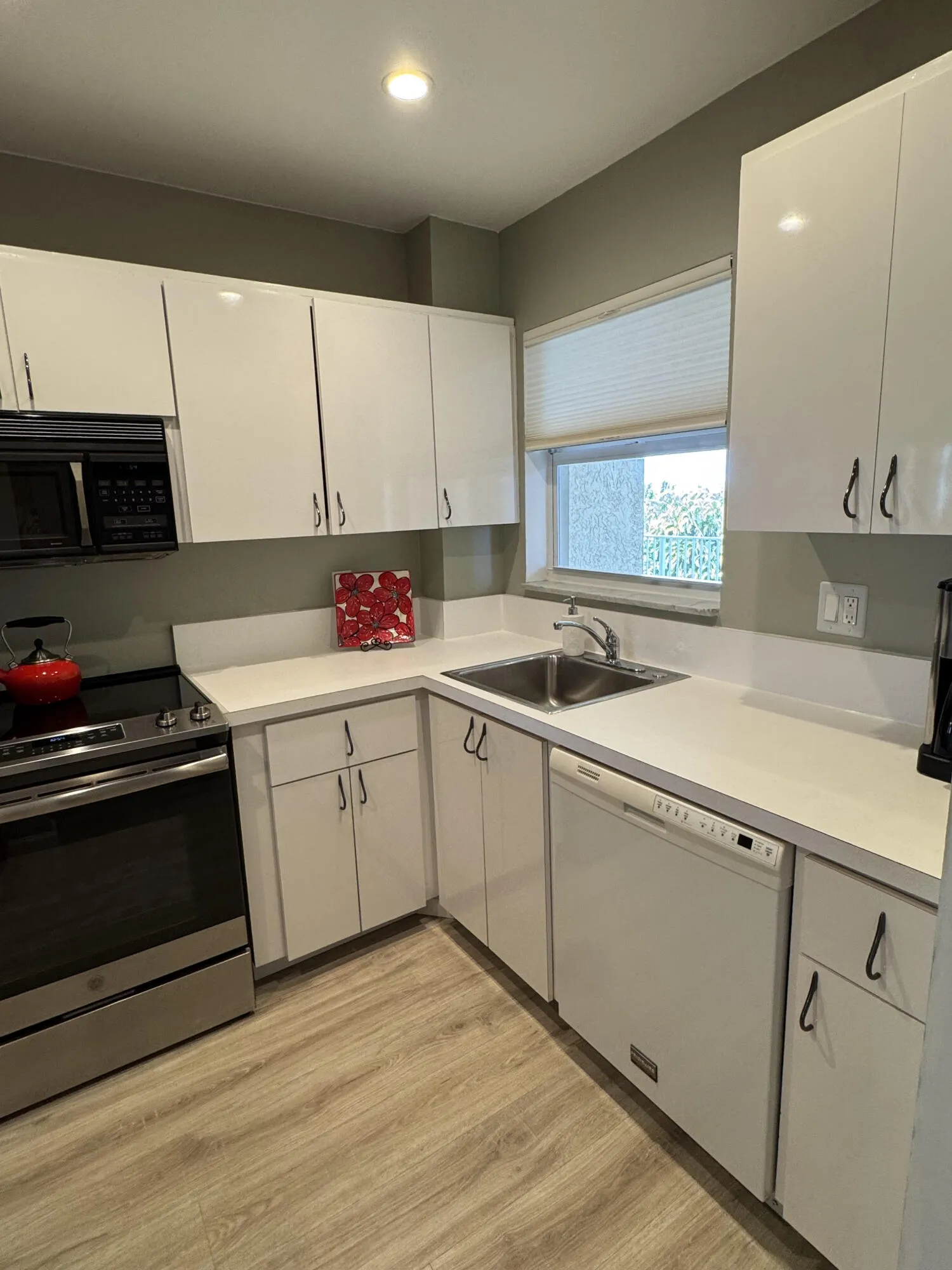 Lots of cabinets