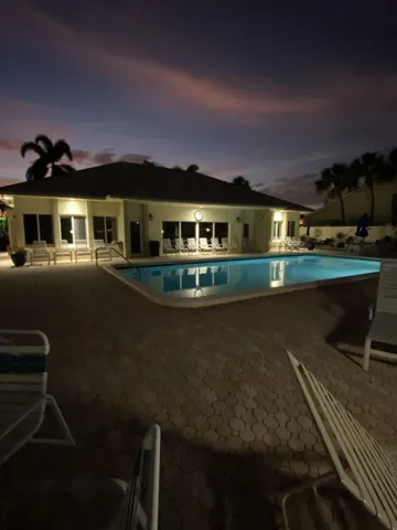 So soothing nights by the pool
