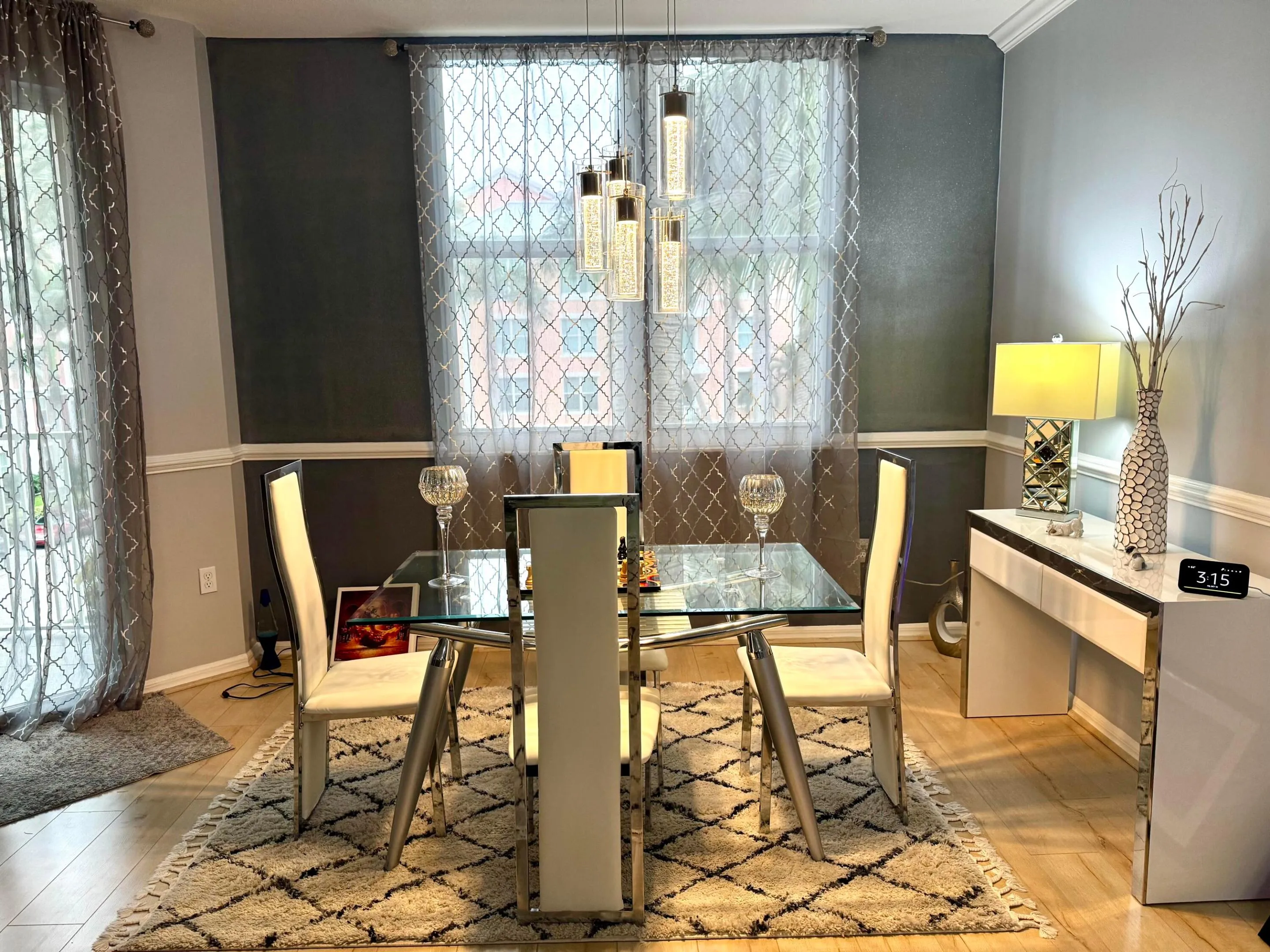 3-web-or-mls-802_W_Windward_Way_Unit_304