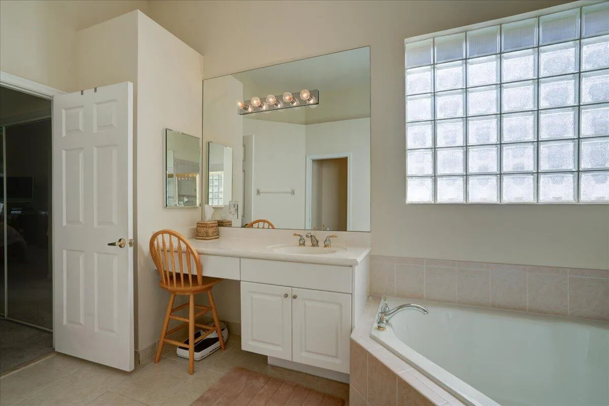 33-15232 Fiorenza Cir-31