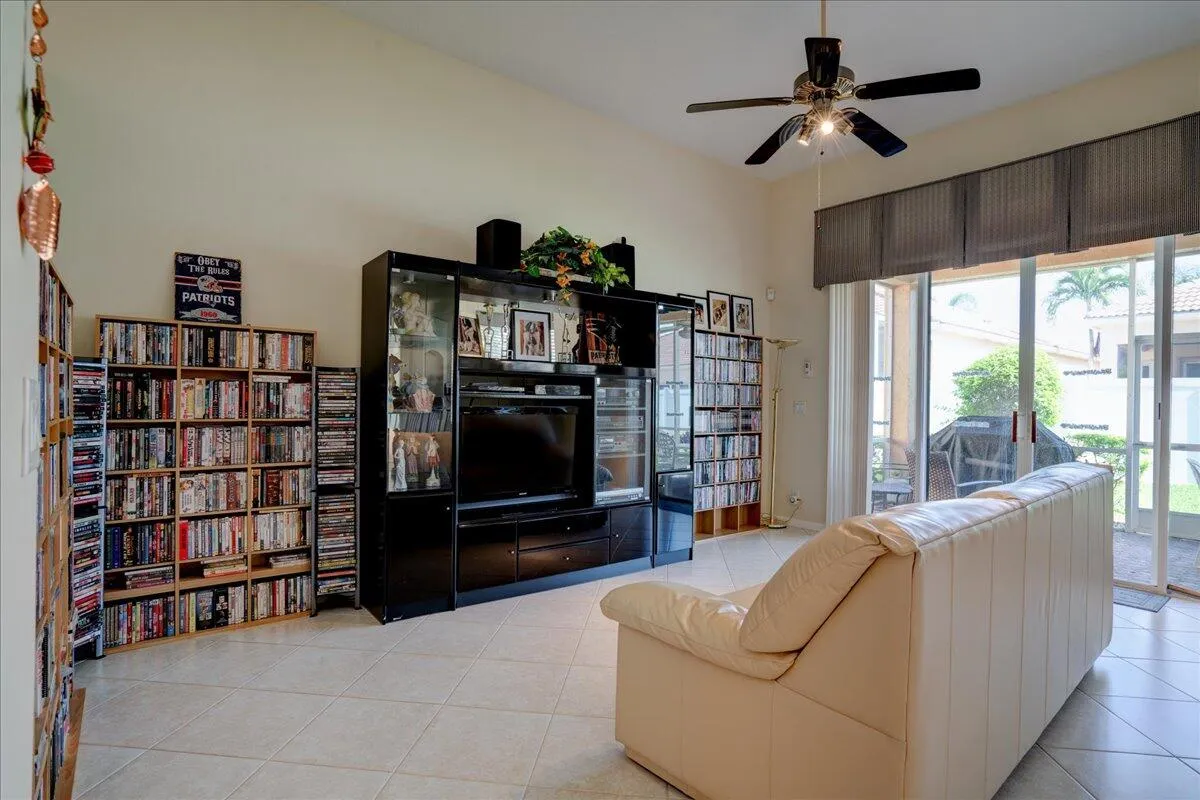 27-15232 Fiorenza Cir-20