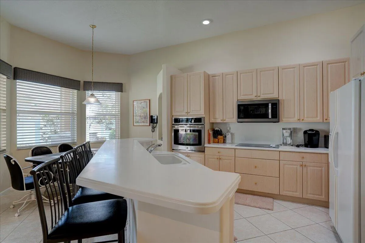 18-15232 Fiorenza Cir-24