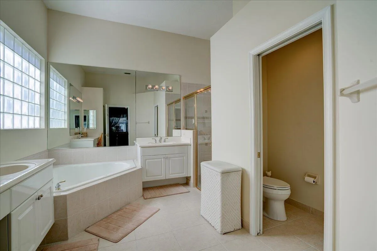 32-15232 Fiorenza Cir-30