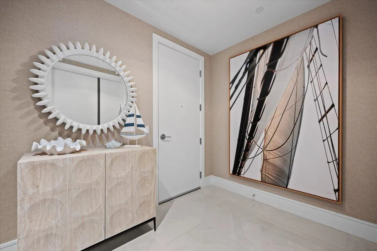 41-LUX_0380