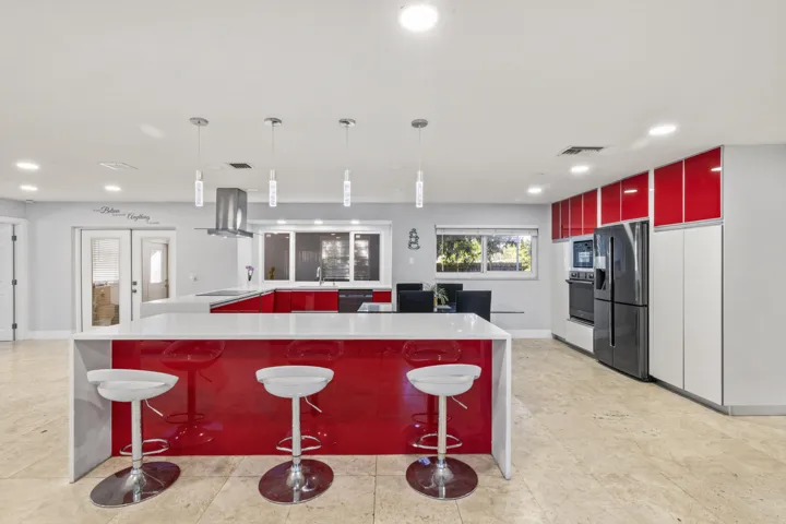 8361_Wilton_Dr_006