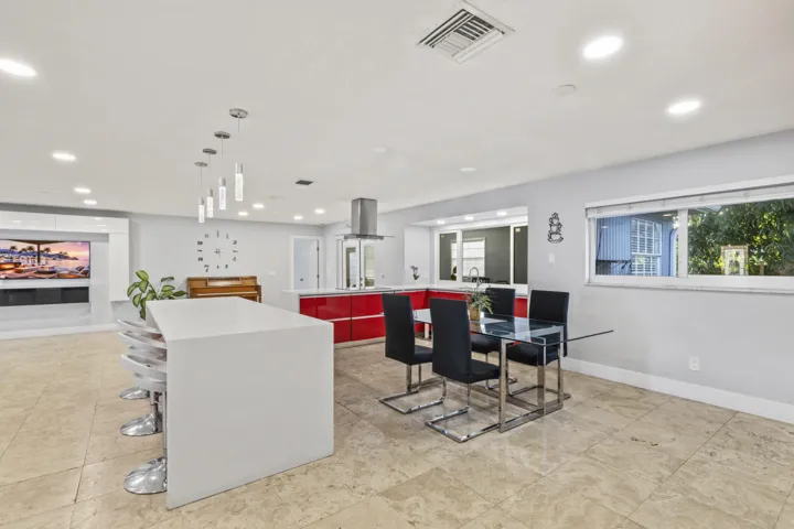 8361_Wilton_Dr_007