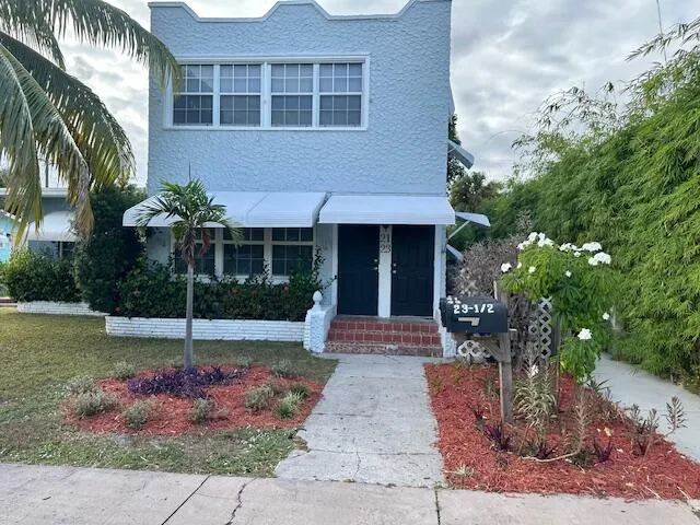 2 Bedroom 1 Bath apt located in Lake Worth Beach on street parking Just steps to lake Ave and 1.4 miles to Lake Worth Beach & Pier over the causeway.Just painted , New central A/C system. rent includes water,sewer,trash. tenant pays electric, wifi,and renters insurance
