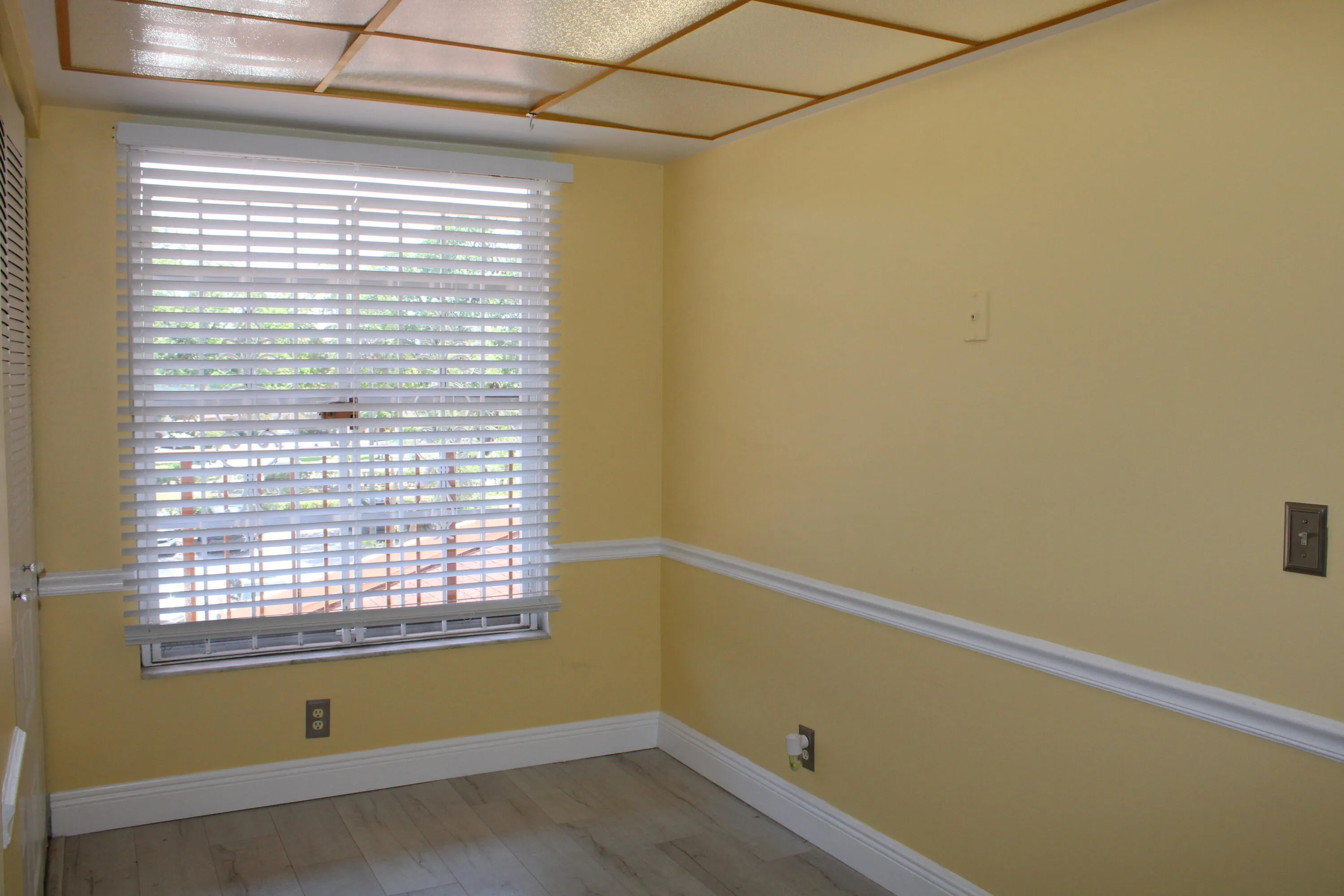 bonaire kitchen nook