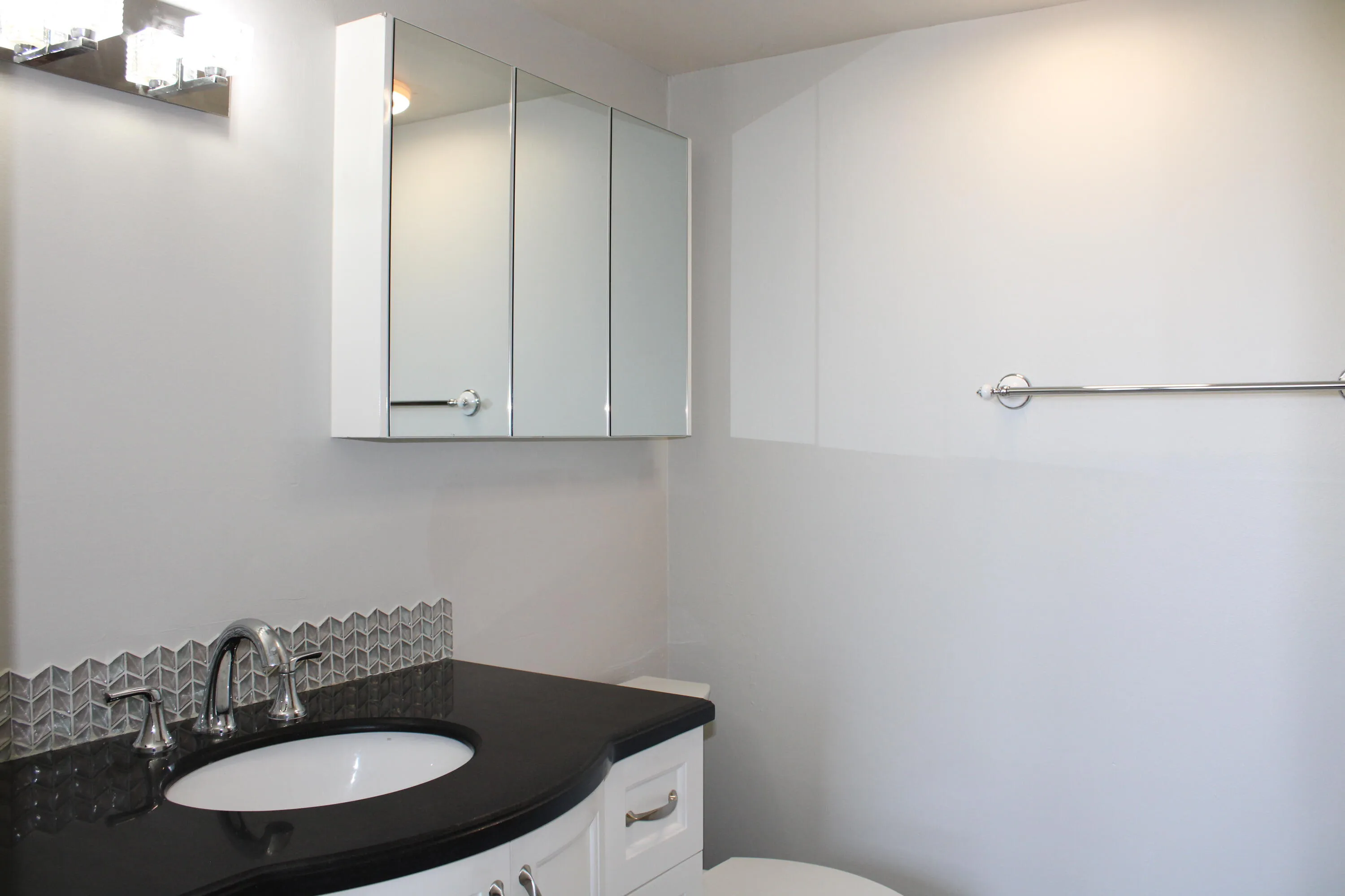 bonaire master bath1