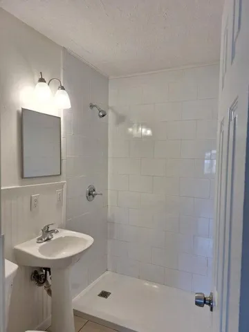 2nd Bathroom